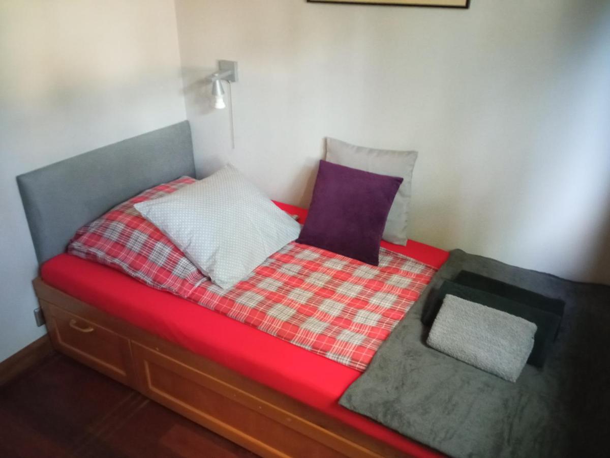 Niewielki Pokoj Jedno Lub Dwuosobowy W Duzym Mieszkaniu W Gdansk Wrzeszcz Ul Smoluchowskiego Kolo Akademii Medycznej - Cooliving Buitenkant foto